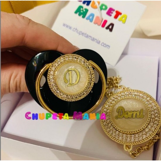 Chupeta Nome Preta c/ Prendedor Chupeta Nome Preta c/ Prendedor