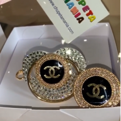 Chupeta Chanel Swarovski c/ Prendedor